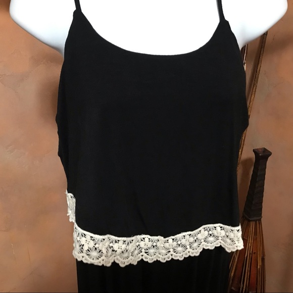 Black maxi dress - Picture 2 of 5